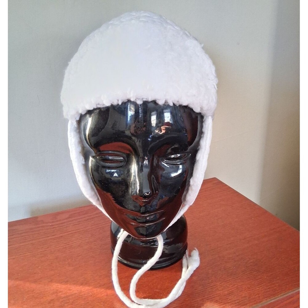 Columbia Titanium Quilted White Fleece Lined Earflap Trapper Hat With Ties